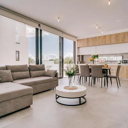 Villa Sunnyvillas: 2br New Villa☆private Pool In Pernera - Nicholas