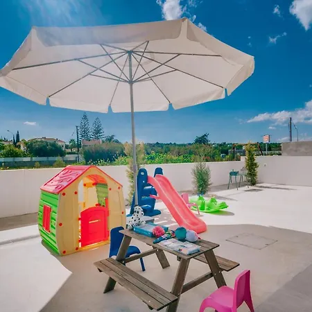 Villa Sunnyvillas: 2br New Villa☆private Pool In Pernera - Nicholas